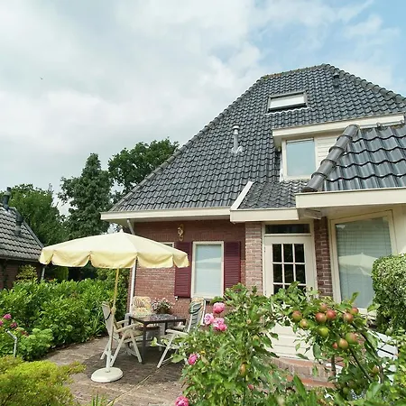 Charming In North Holland With Garden ברחן